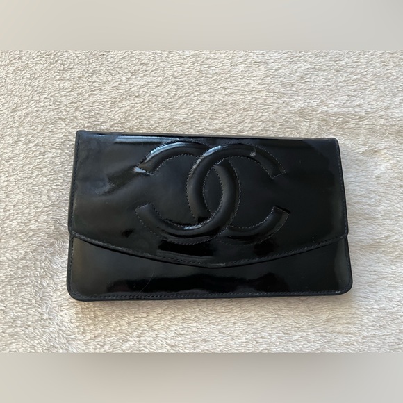 Chanel patent wallet - Picture 6 of 16